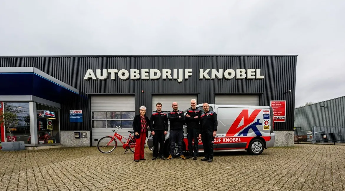 AC Knobel team