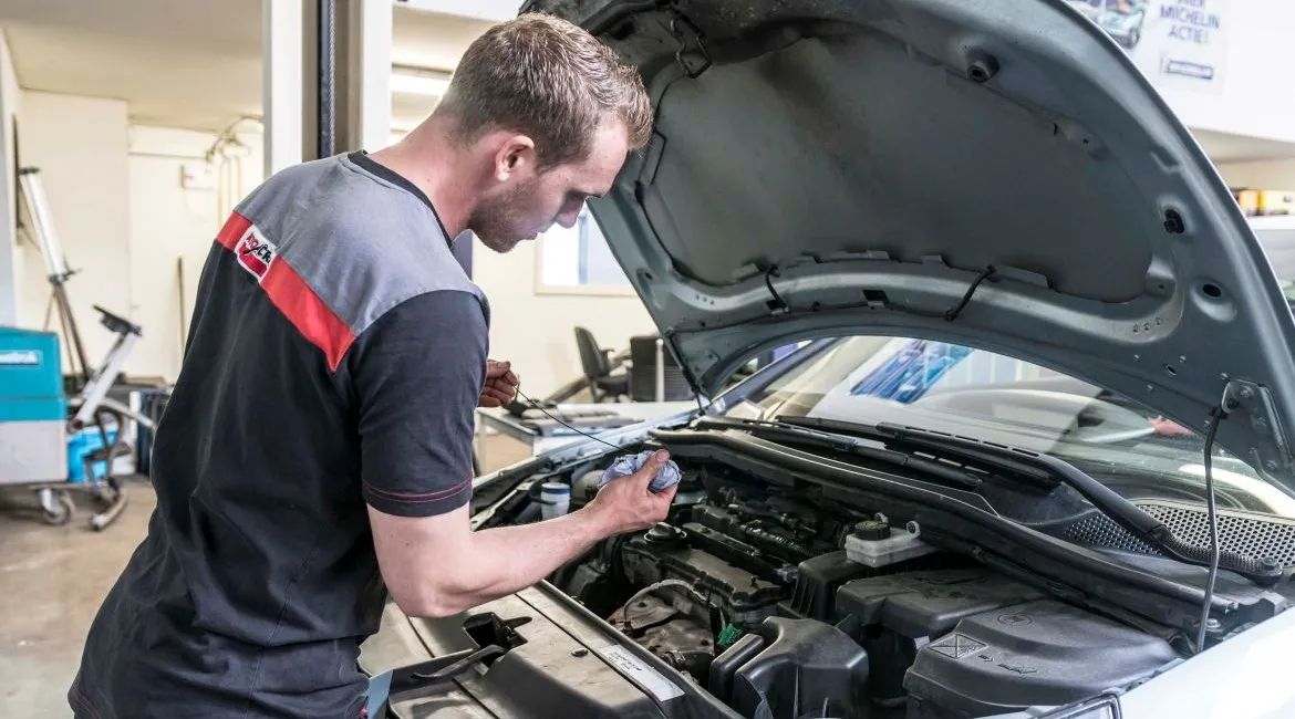 AC AutoService Lenten monteur