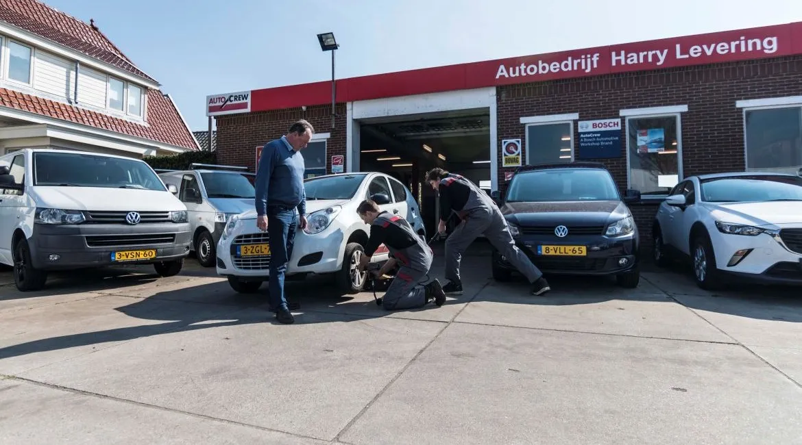 AC Harry Levering team